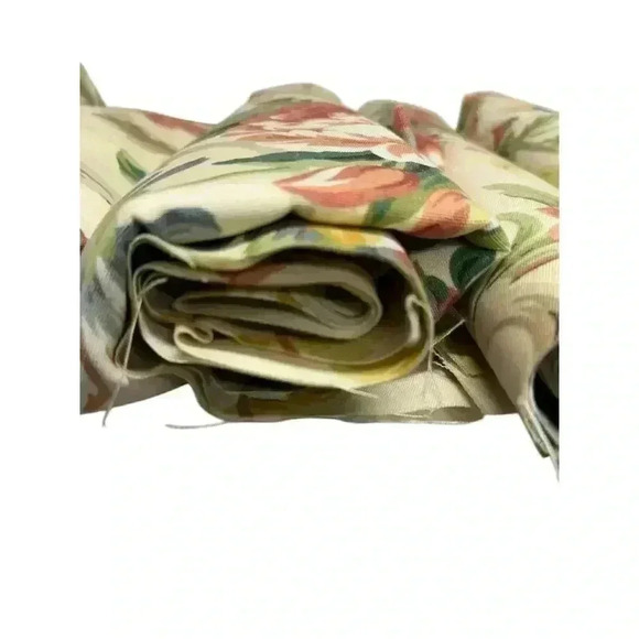 Fabric - 4 rolls of vintage floral 1 roll of dark denim 1 roll tropical floral - Picture 9 of 15